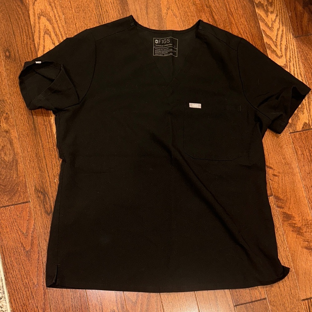 Figs classic one pocket top BLACK size large